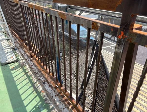 ベランダ鉄部のケレン